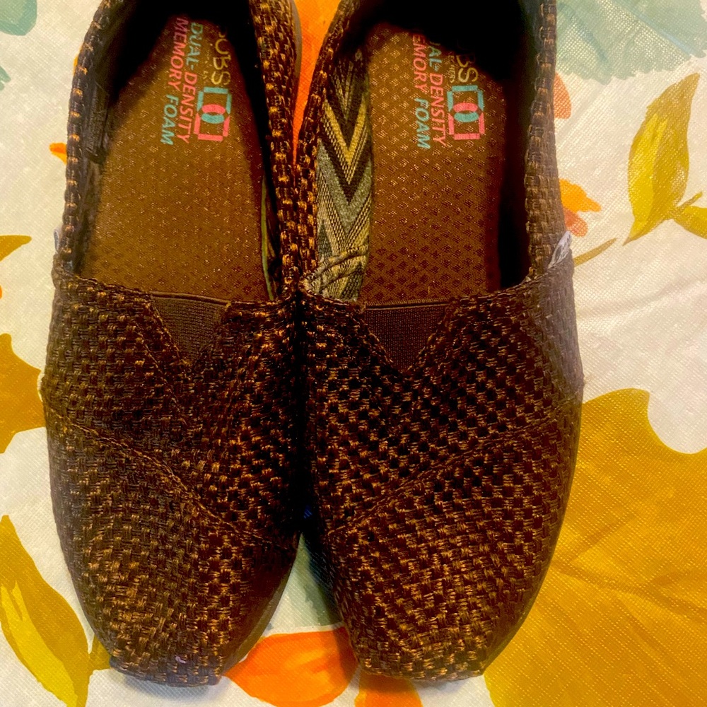 Bobs slippers on shoes 👞 size 8.5
